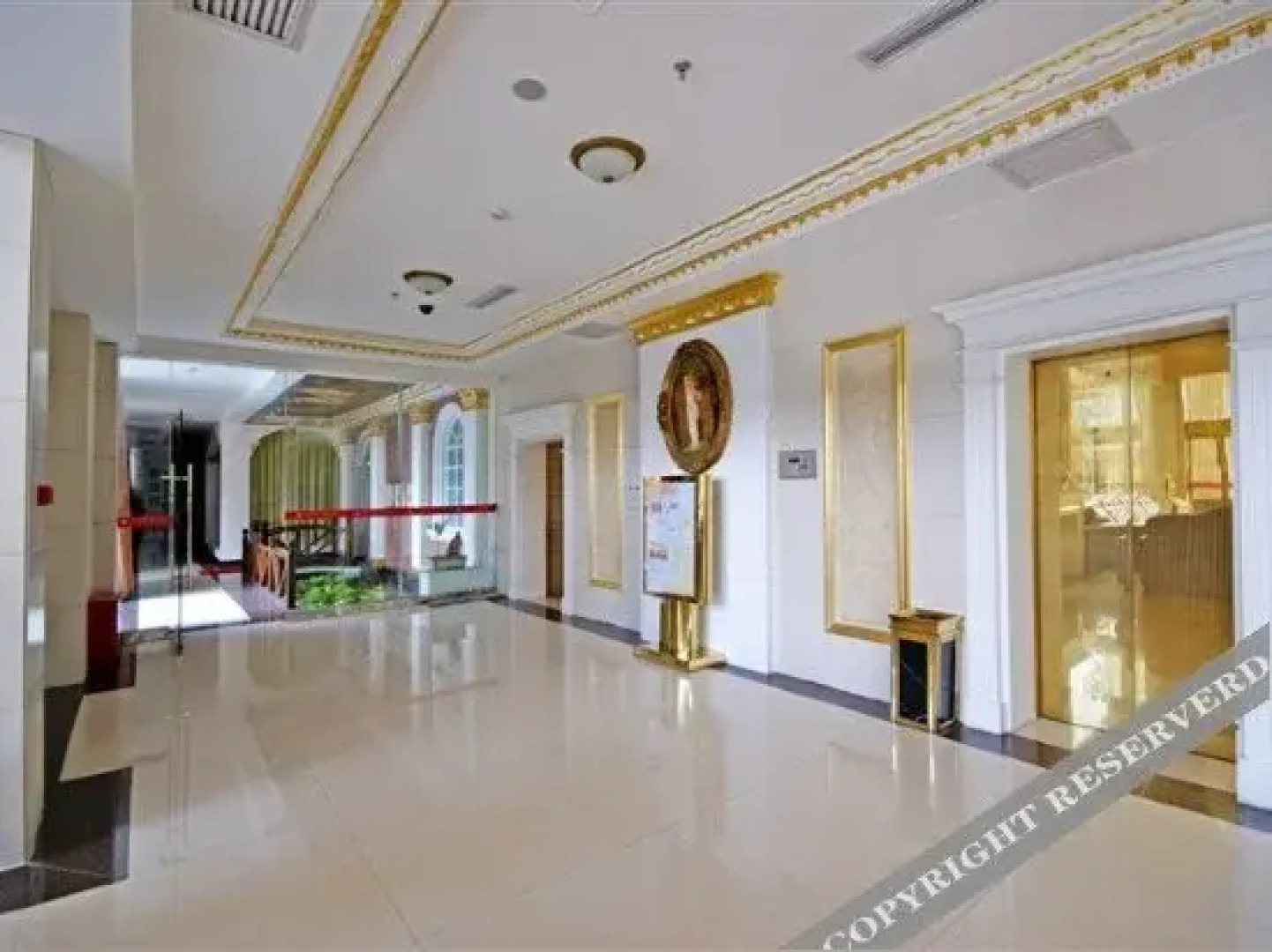 Swan Lake International Hotel