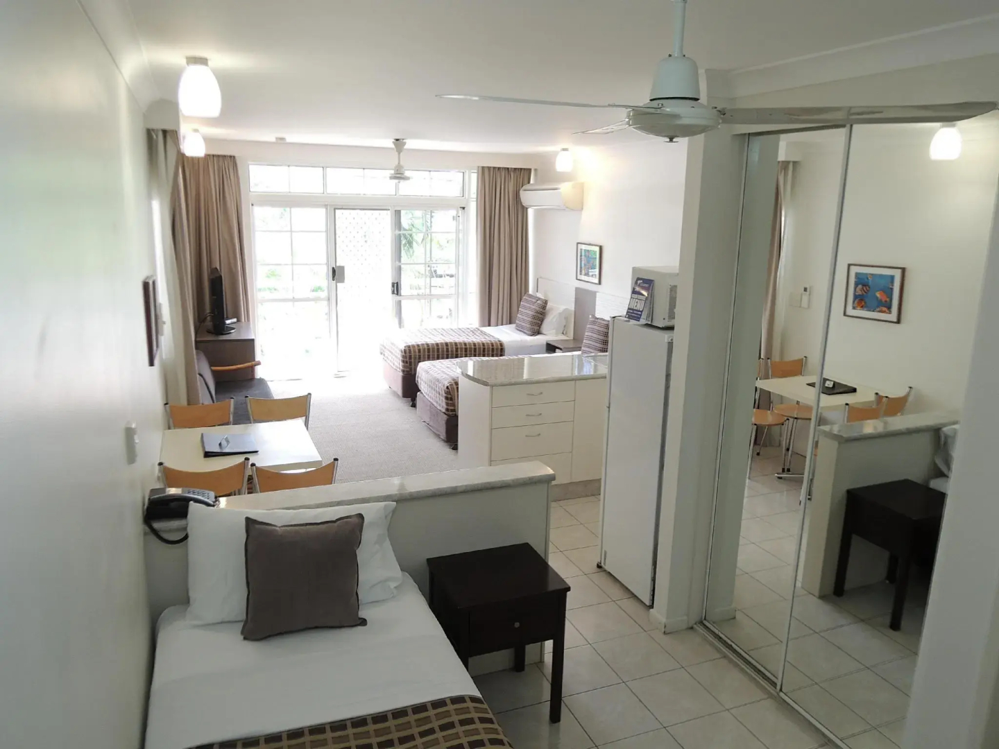 Reef Palms Motel