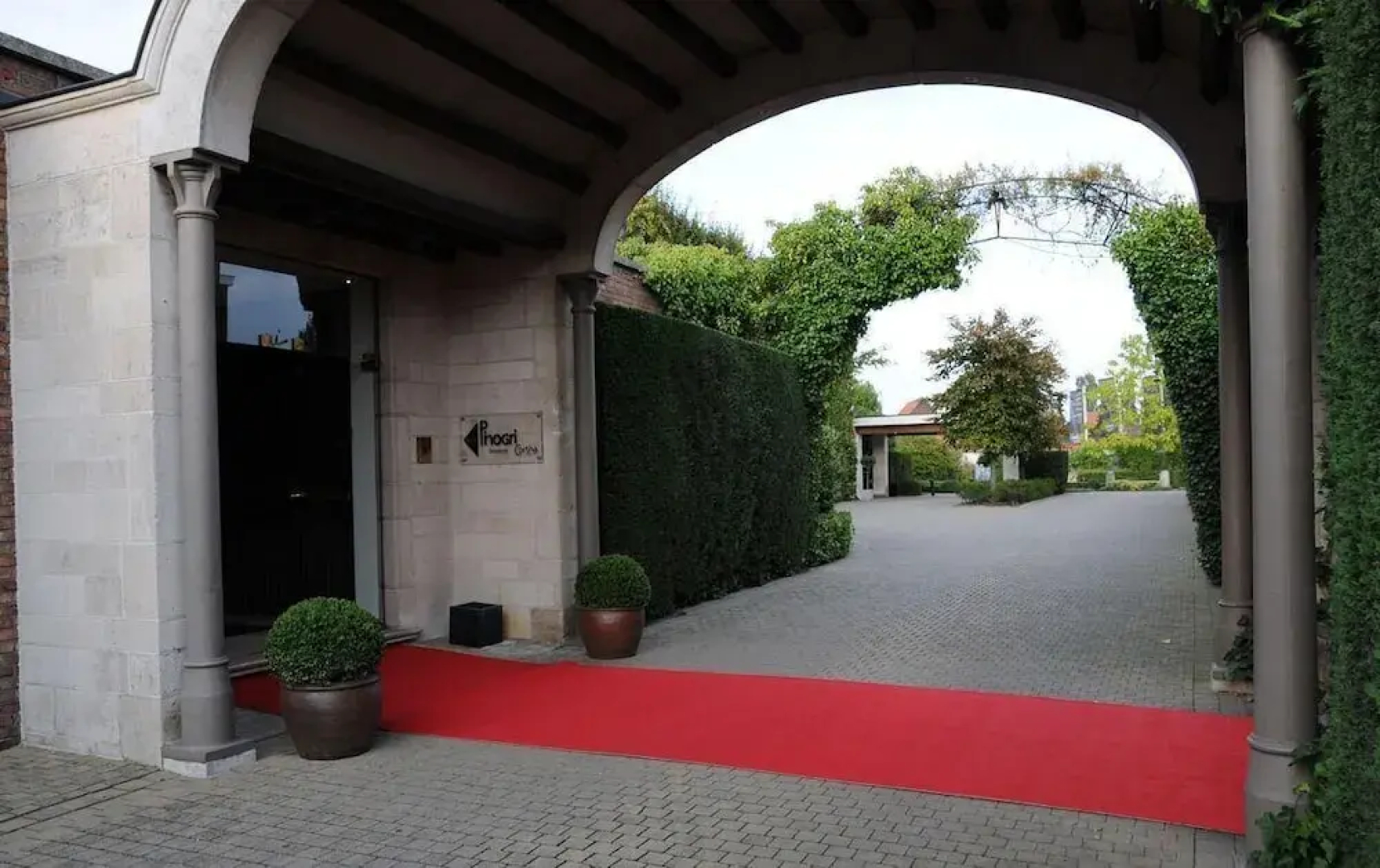 Cortina Hotel