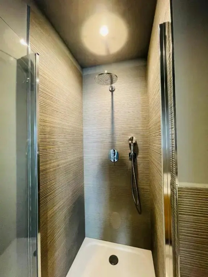 Central Corner House