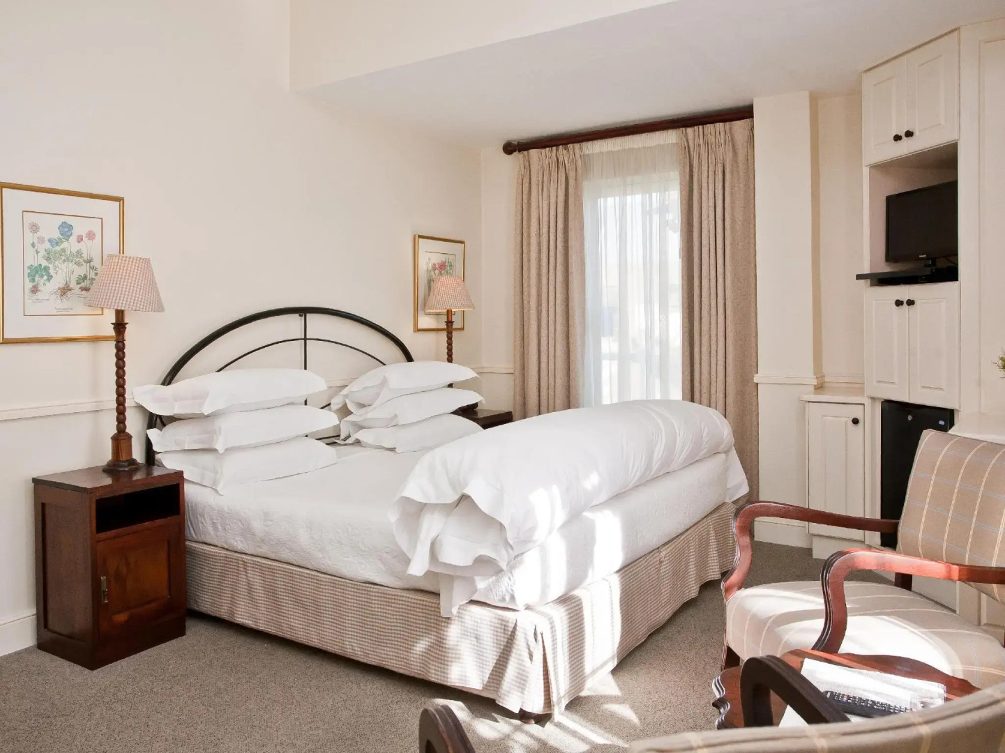 Queen’s Hotel by BON Hotels