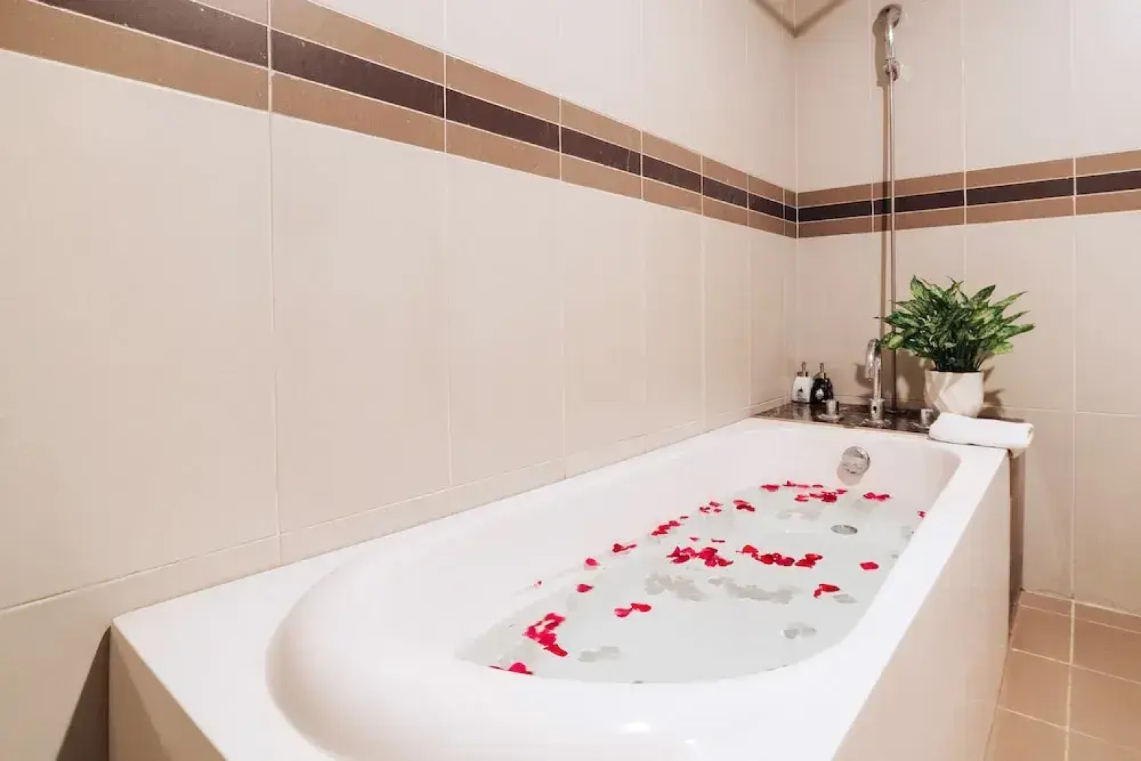 White Palace Thai Binh Hotel 1