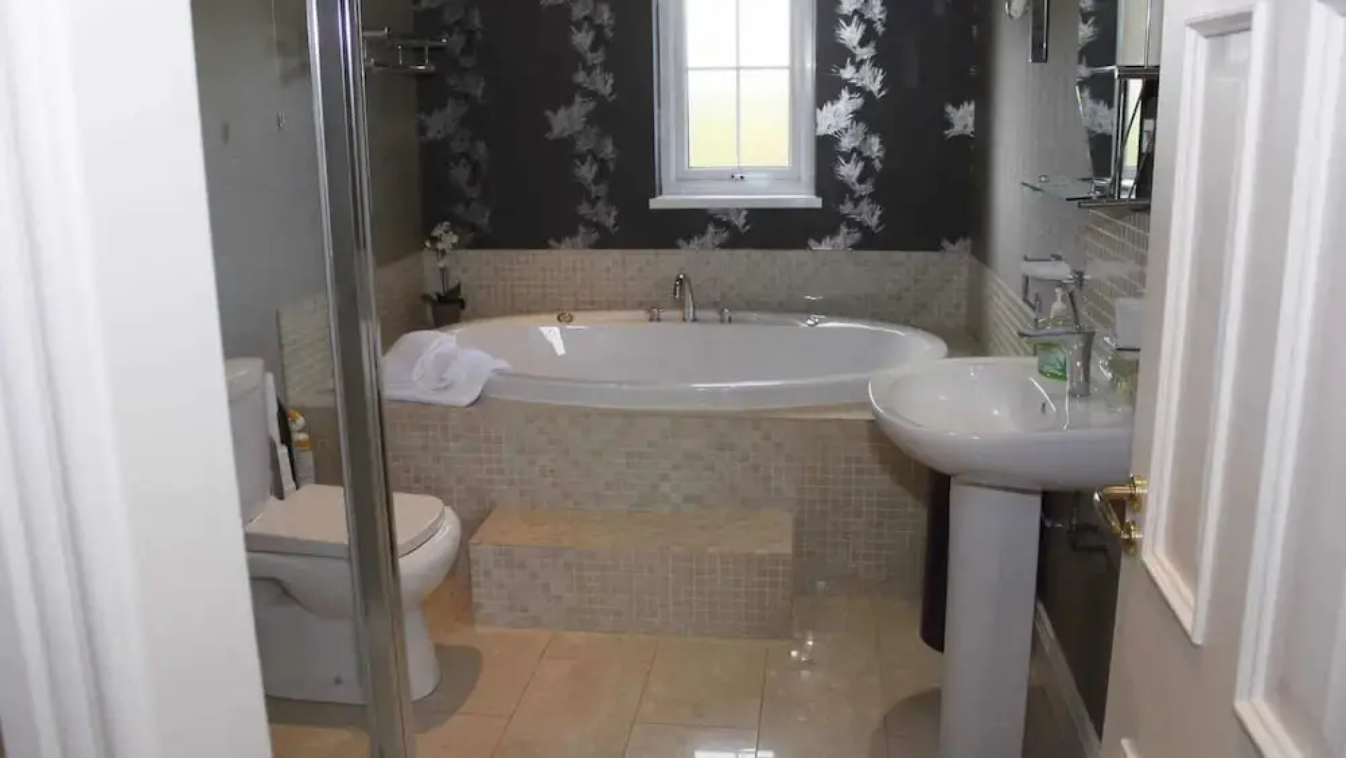 Roe Valley Manor and Estate