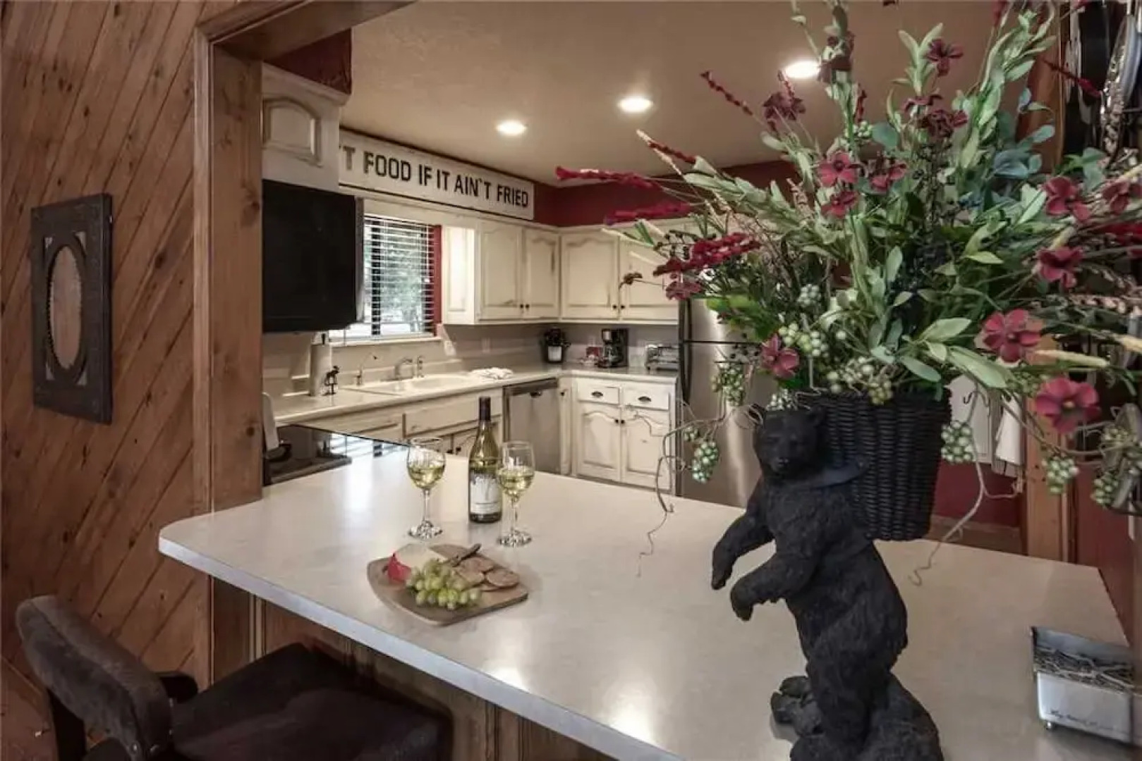 Majestic Retreat - Four Bedroom Cabin