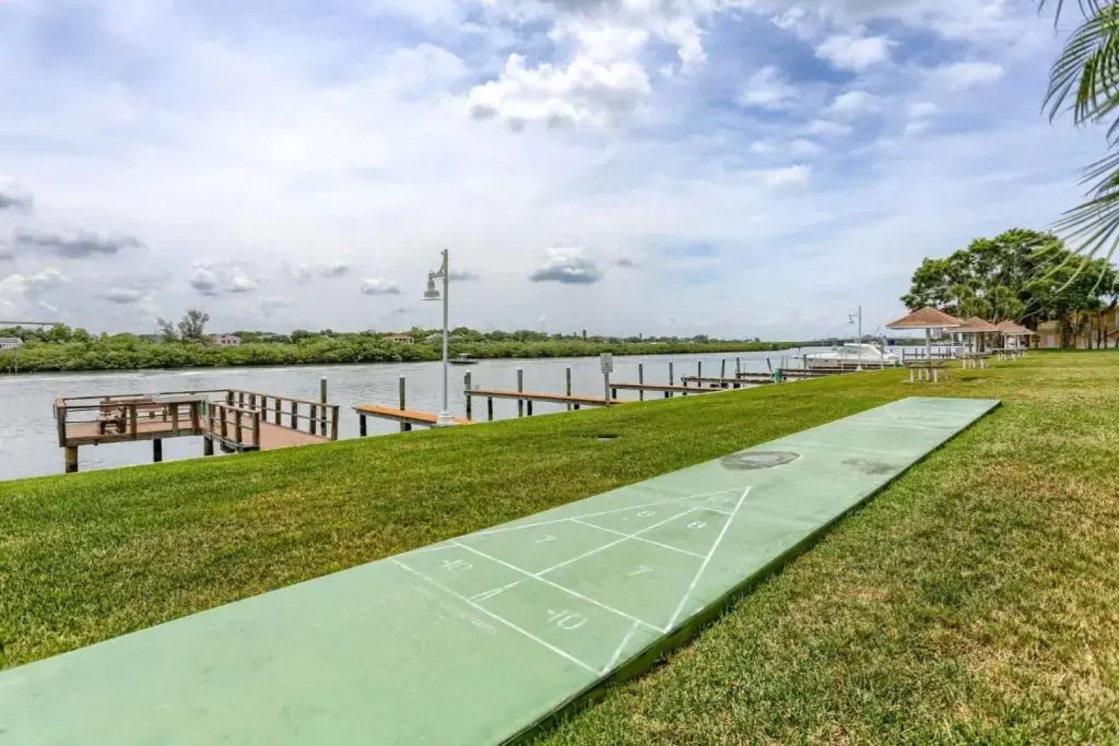 508 Bayshores Yacht & Tennis Club