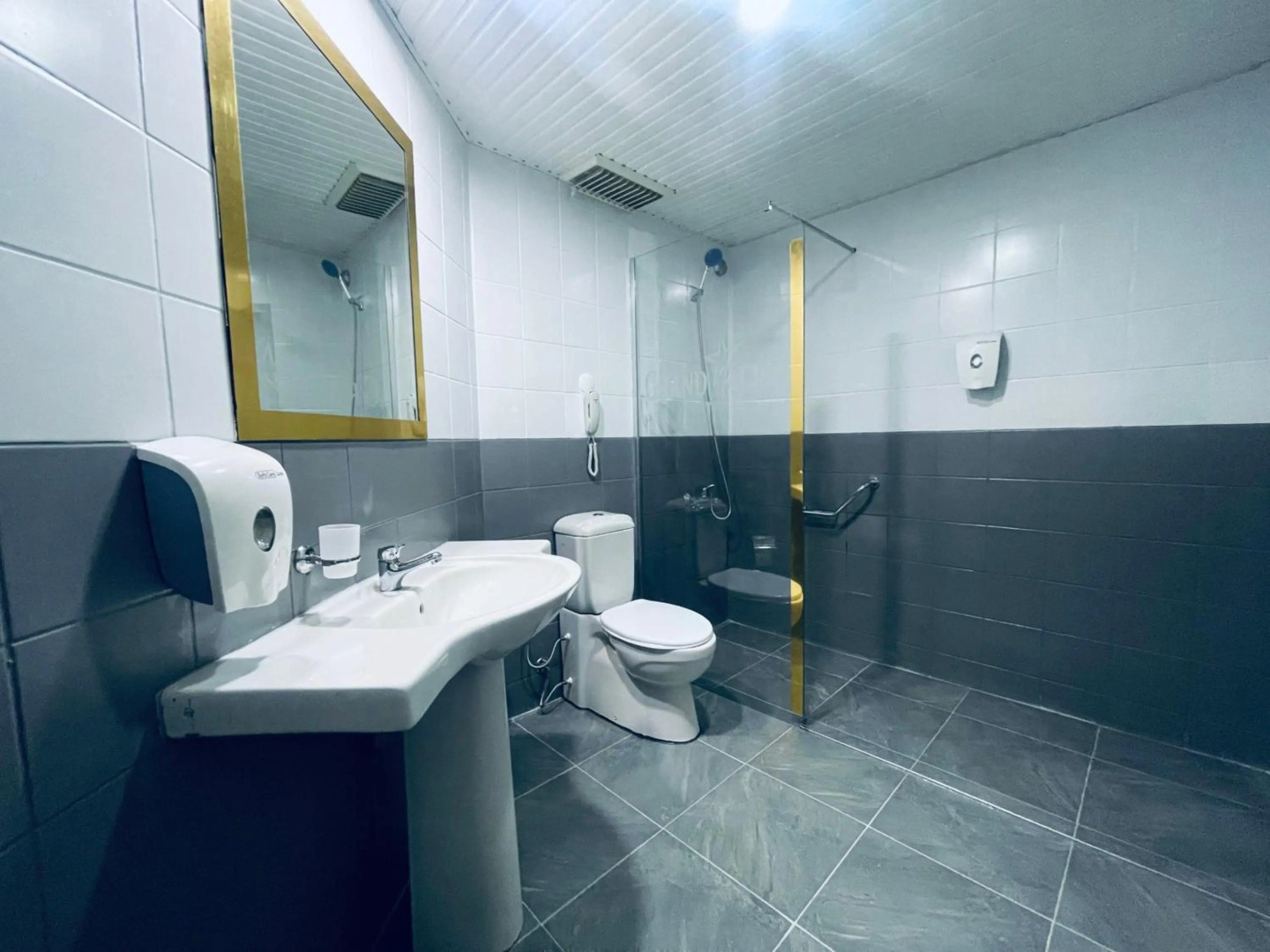 Grand Alisa Hotel – Ex.Royalisa Hotel