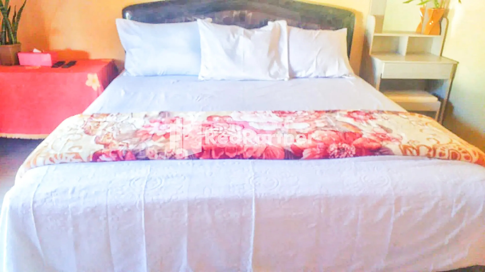 Paer Doe Bungalow RedPartner