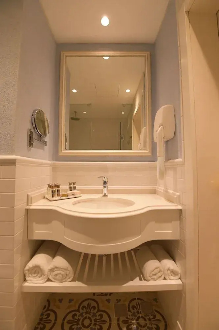 Edmond Luxury Hotel & Spa