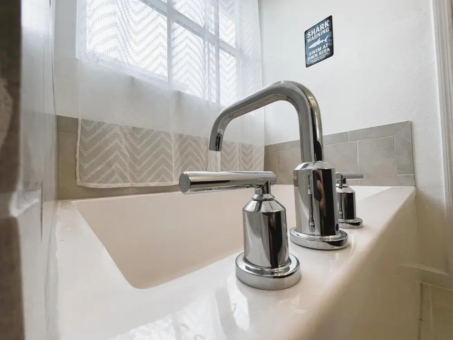 13233 NEW 3BR Beach House Theme Air Base