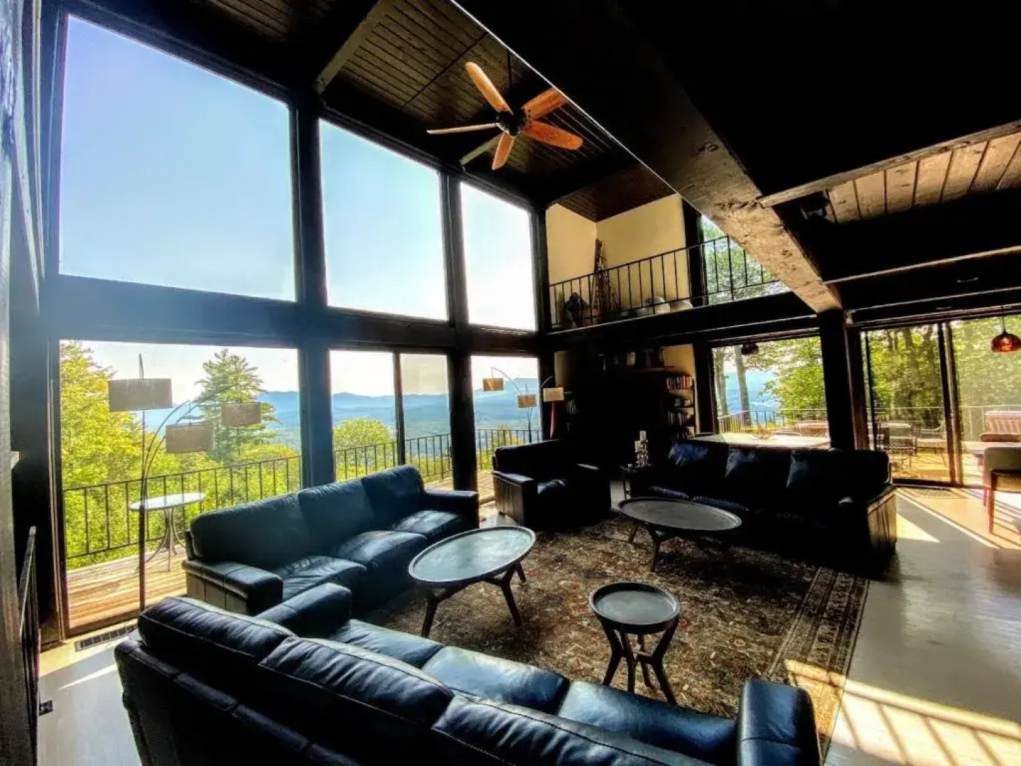 RL Breathtaking views and grand unique style, private mountain retreat 4WD recommended