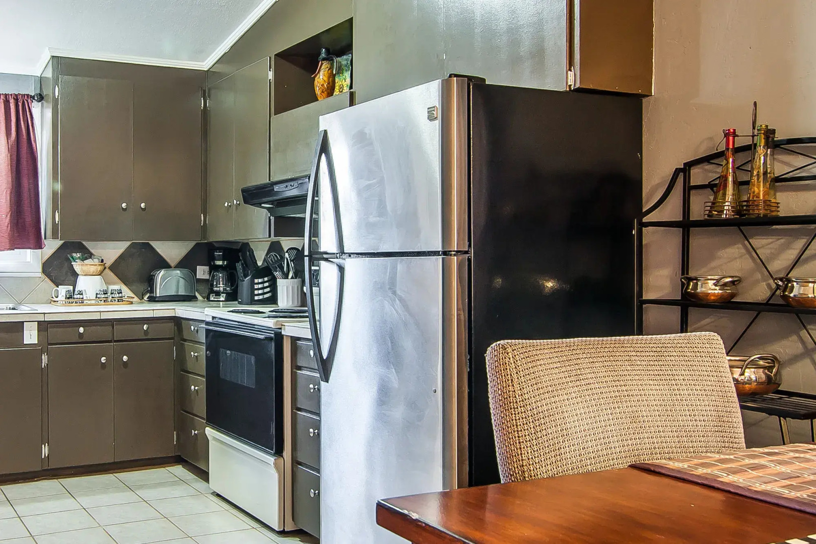 Rodeway Inn & Suites