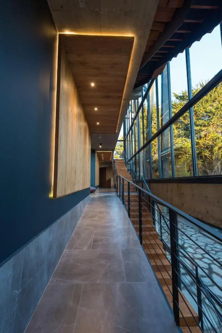 Hotel AWA Puerto Varas