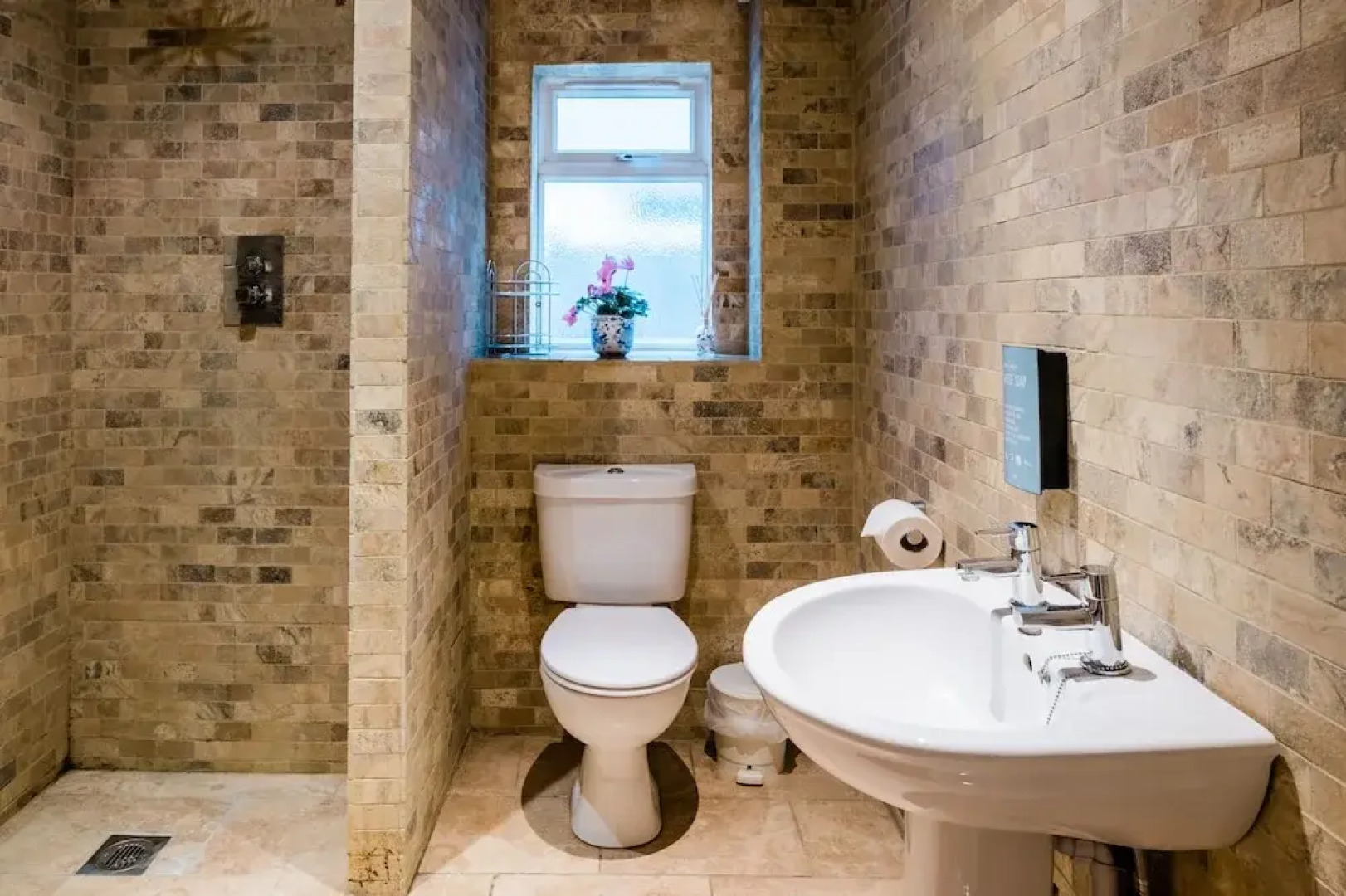 Whitstable's Beachcombers, Sleeps 10, Dog Friendly