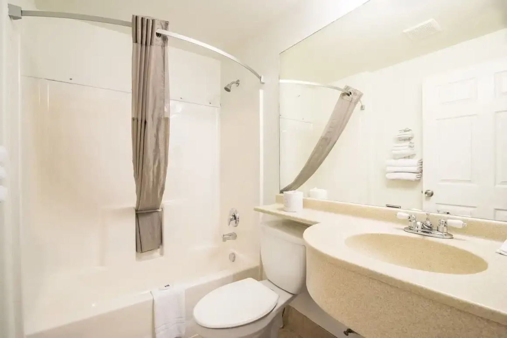 Motel 6 Idaho Falls, ID - Snake River