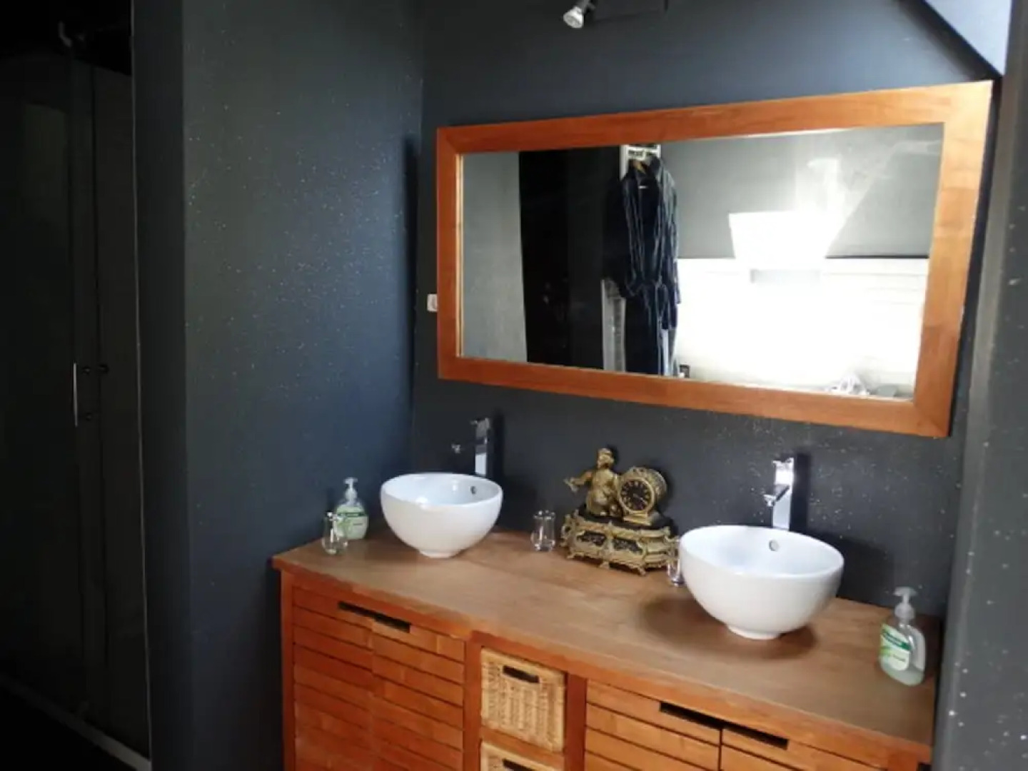 Le Domaine Du Château Blanc à 10 minutes de Pairi Daiza