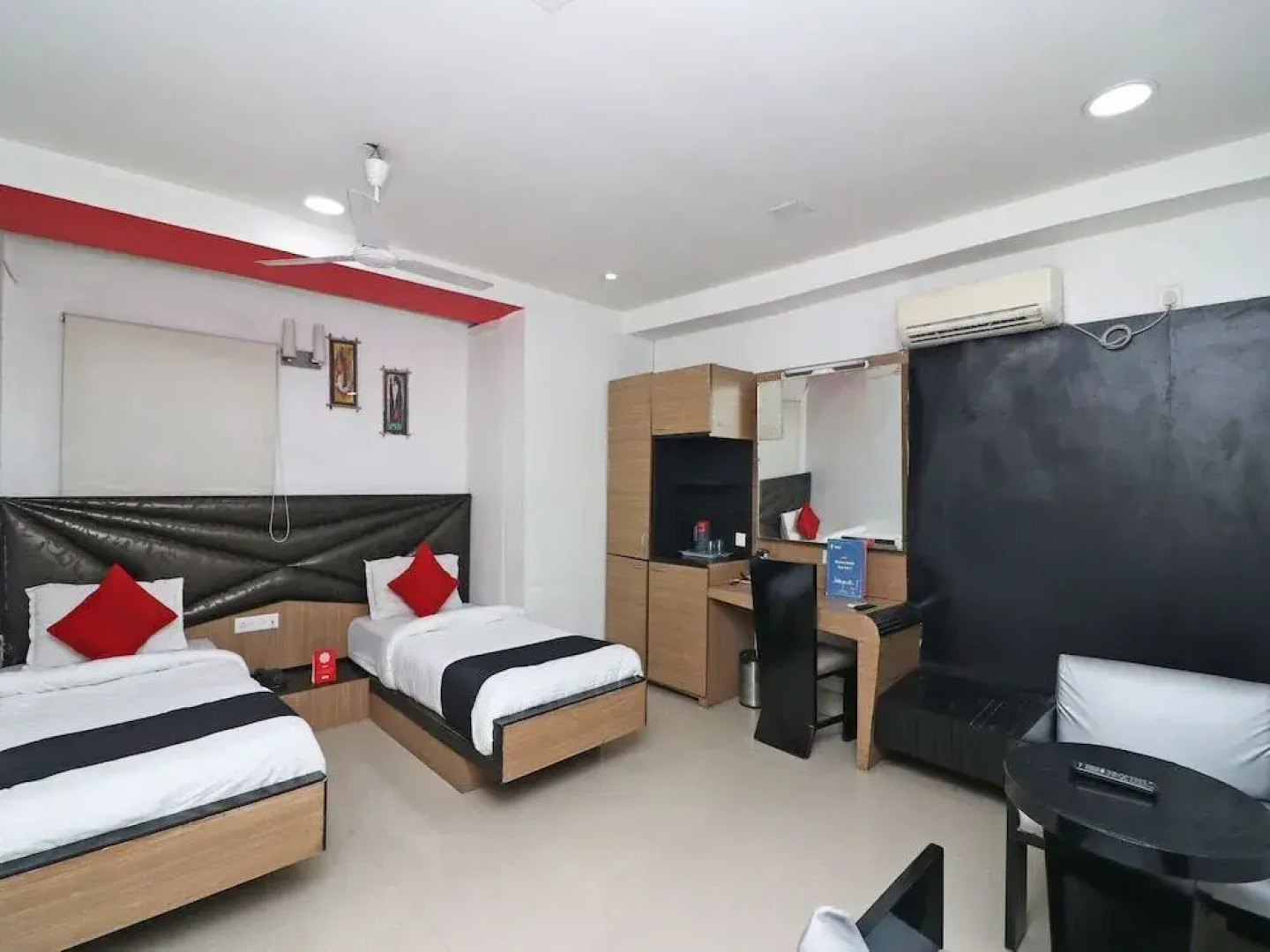 Hotel Heritage by OYO Rooms