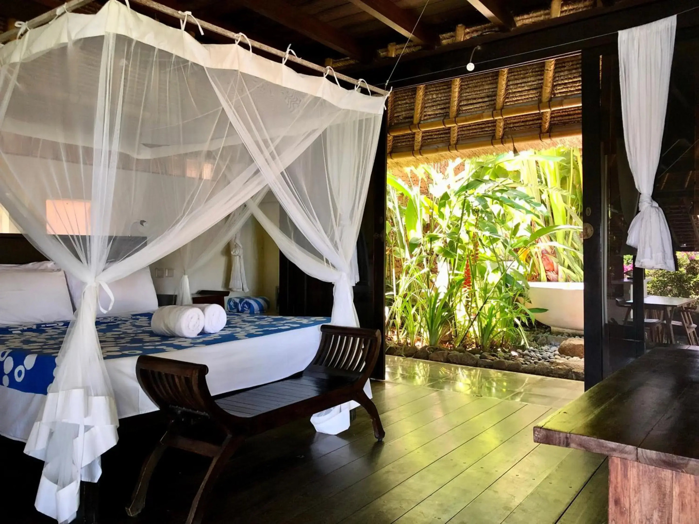 Bloo Lagoon Eco Village