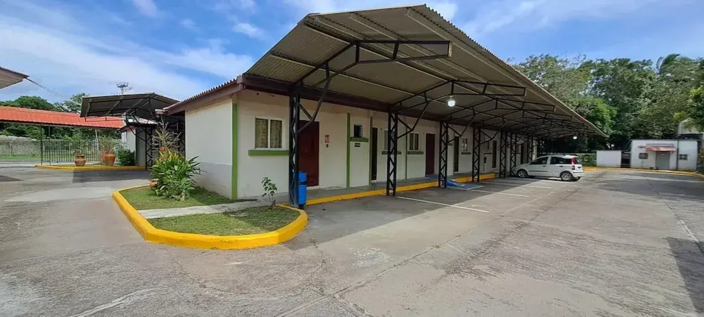 Mi Casa Asi de Grande