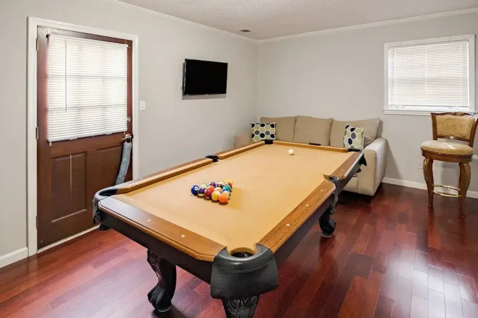 Private Pool Paradise 4 Bedroom Home by RedAwning