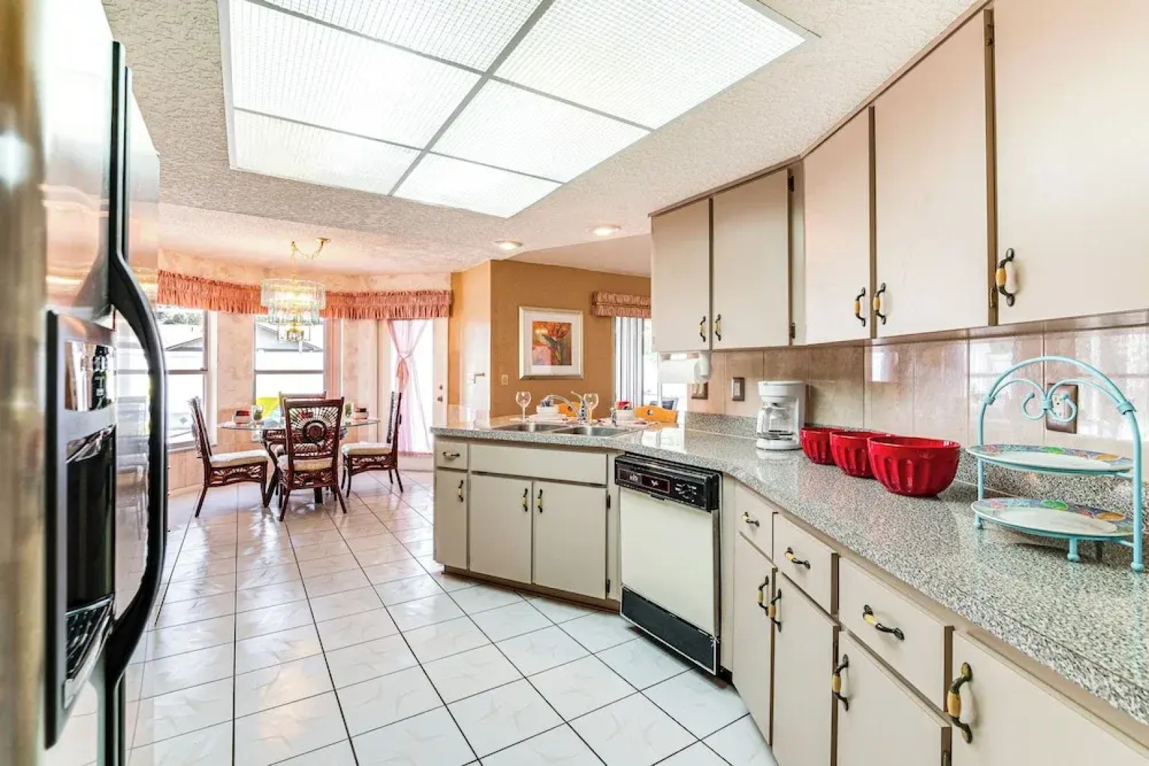 3 Mi to Weeki Wachee Springs SP: Poolside Oasis!