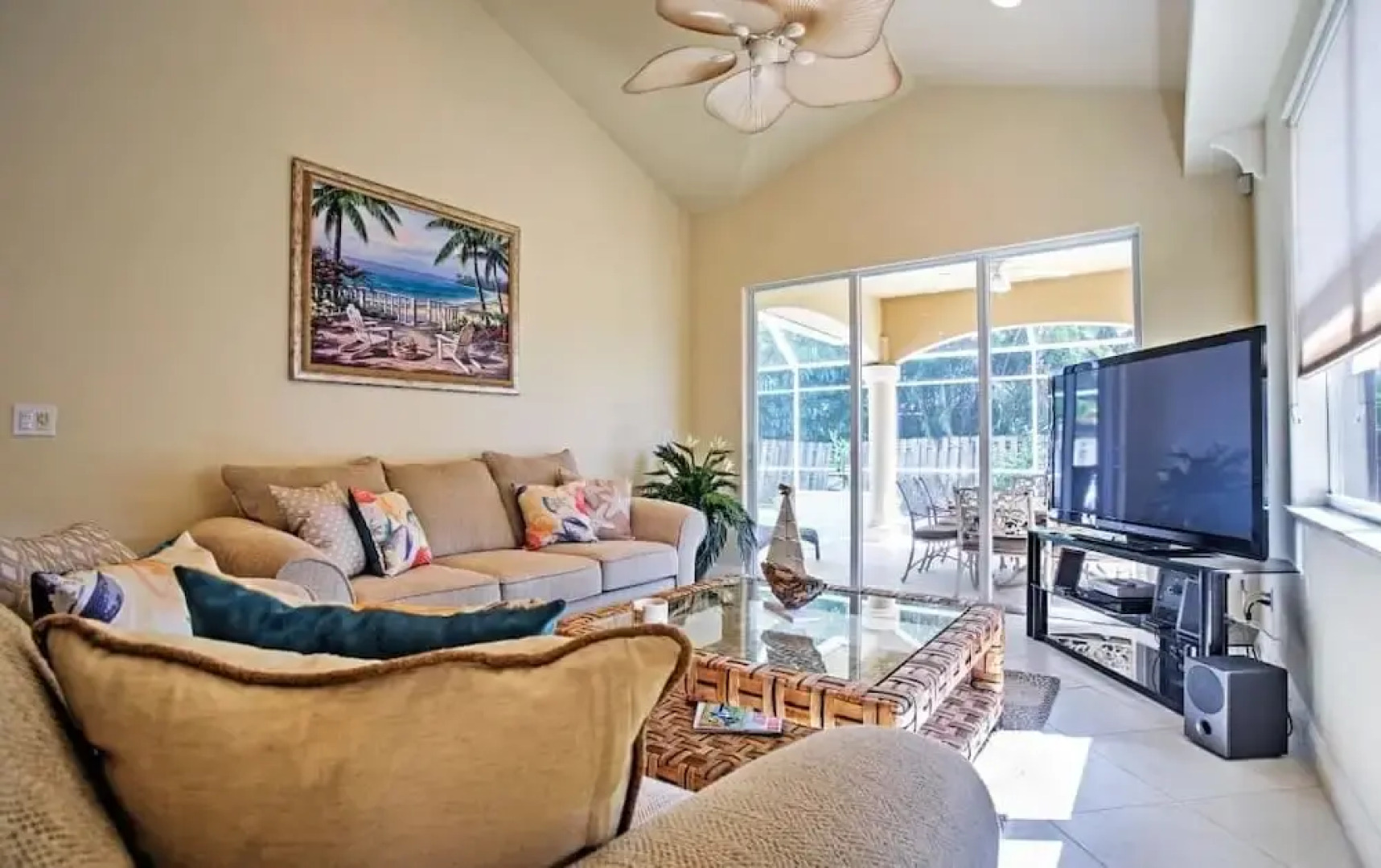 Naples vacation Rental, private pool, close to Vanderbilt Beach and De