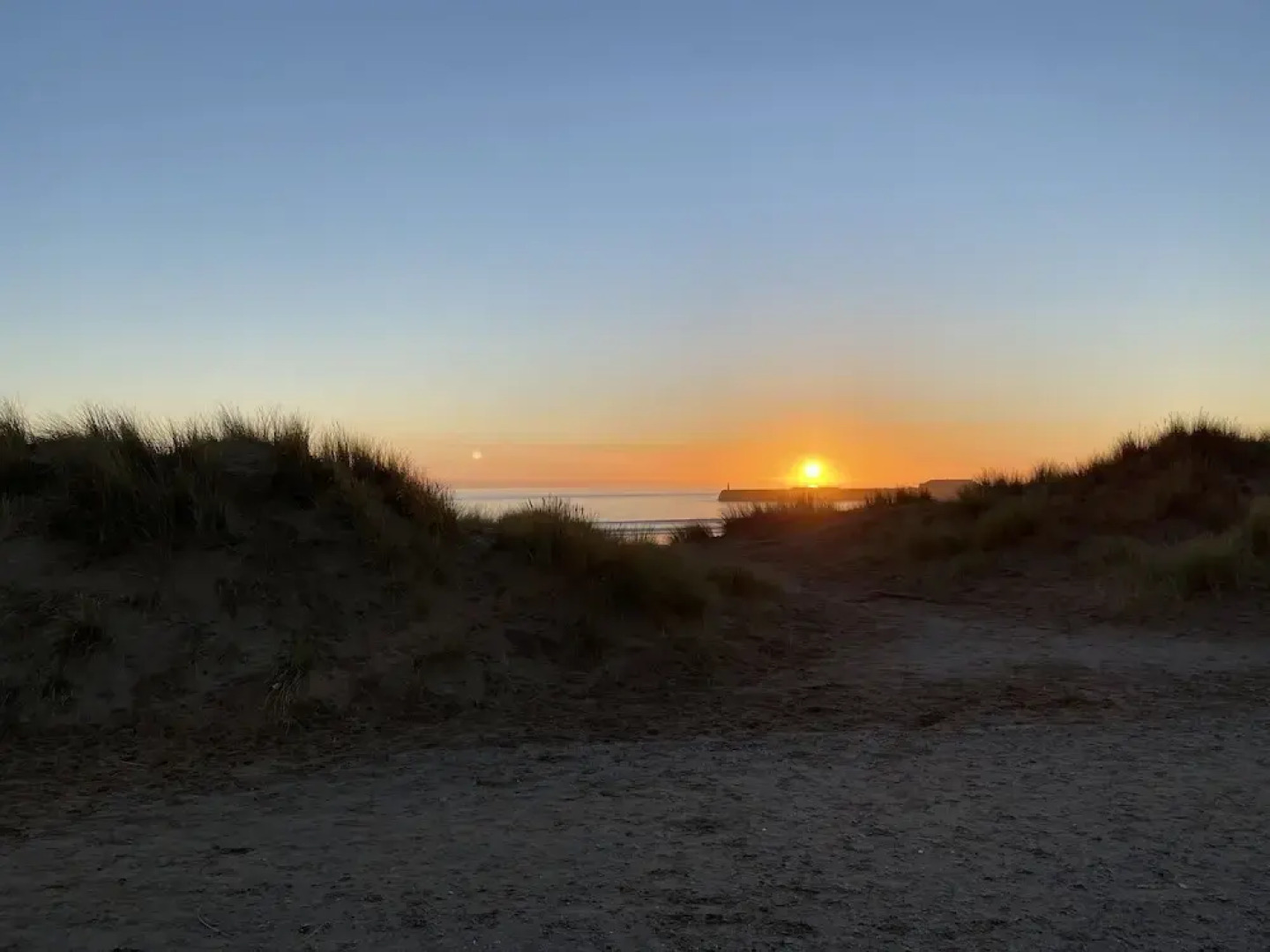 Stunning 2-bed Apartment Above Schooners Bar