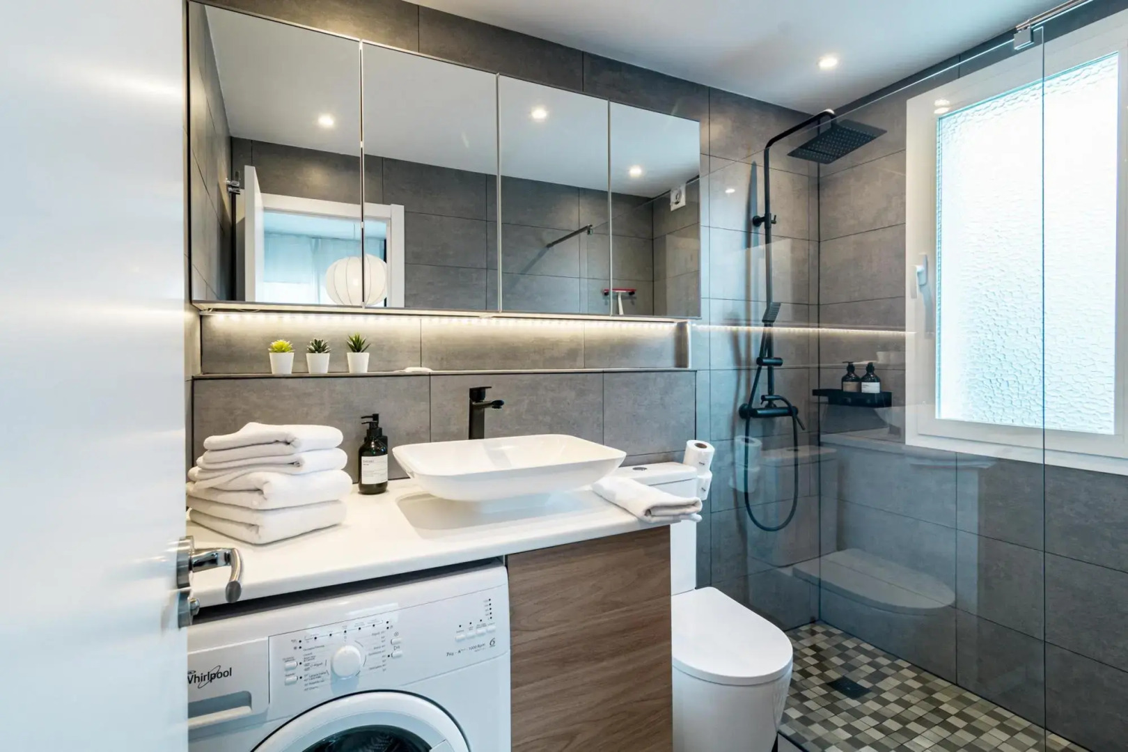 LJ- Modern flat with spectacular views in mountain