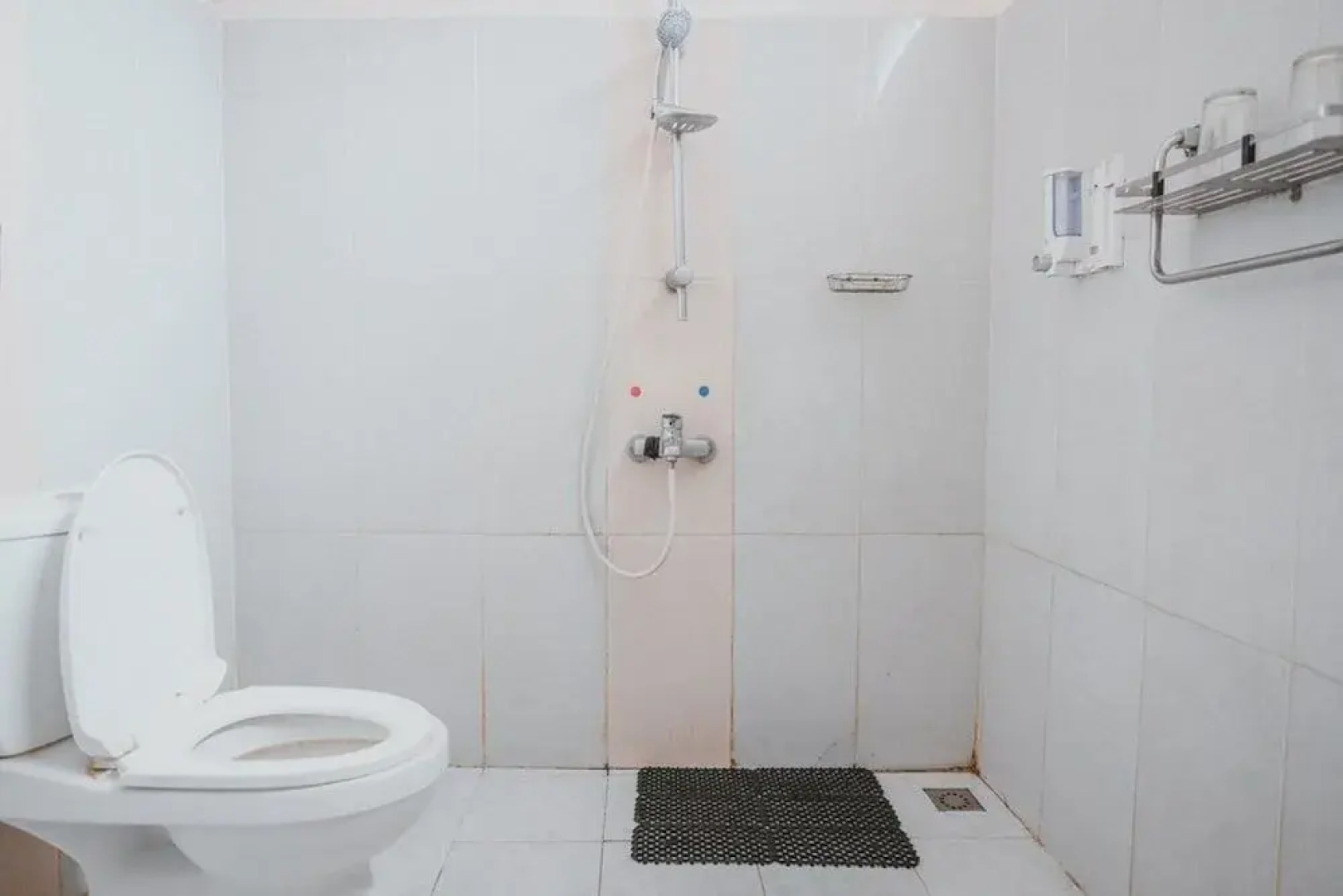 RedDoorz Plus @ Tanjung Karang Lampung 2