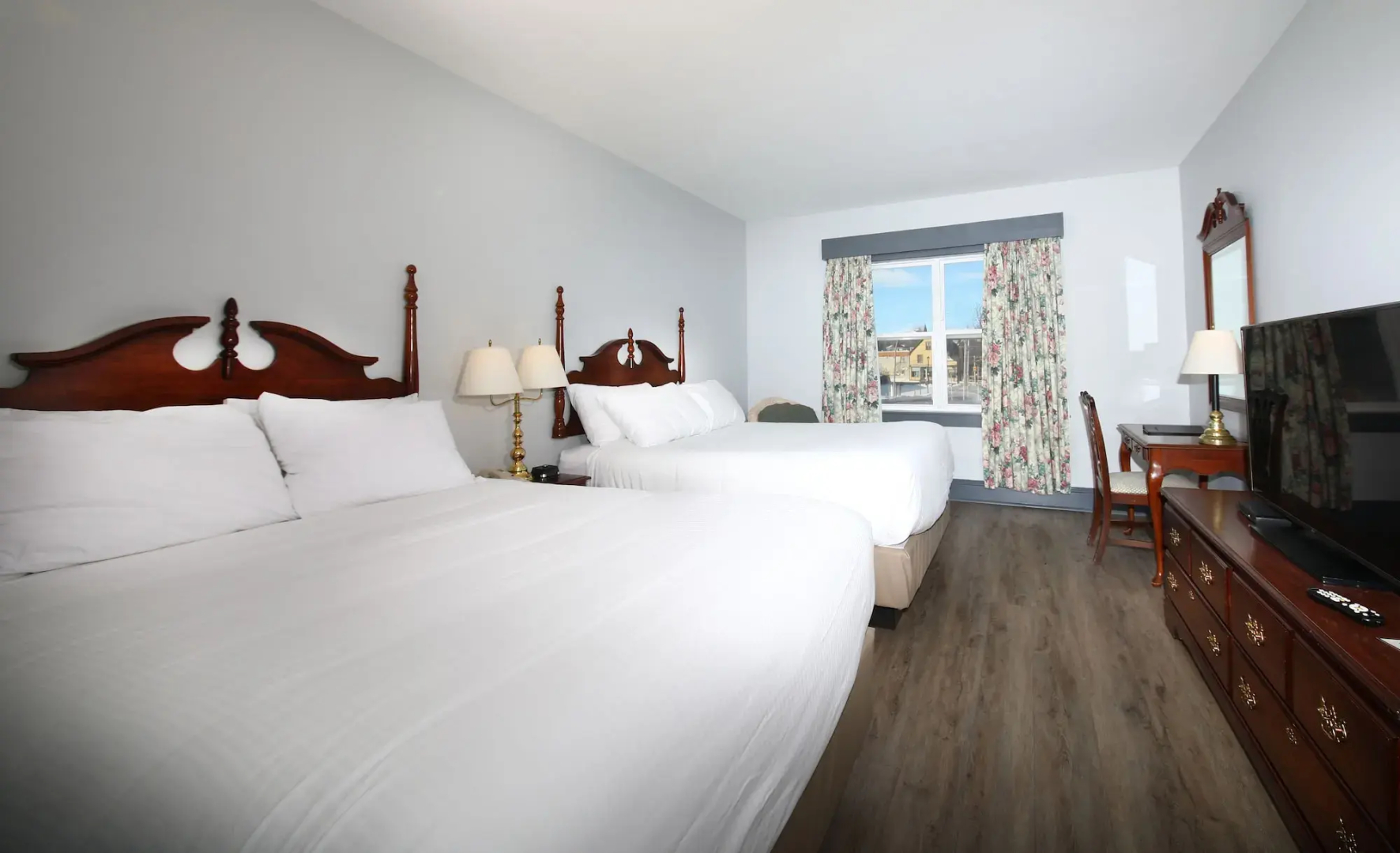 Loyalist Country Inn & Conference Centre