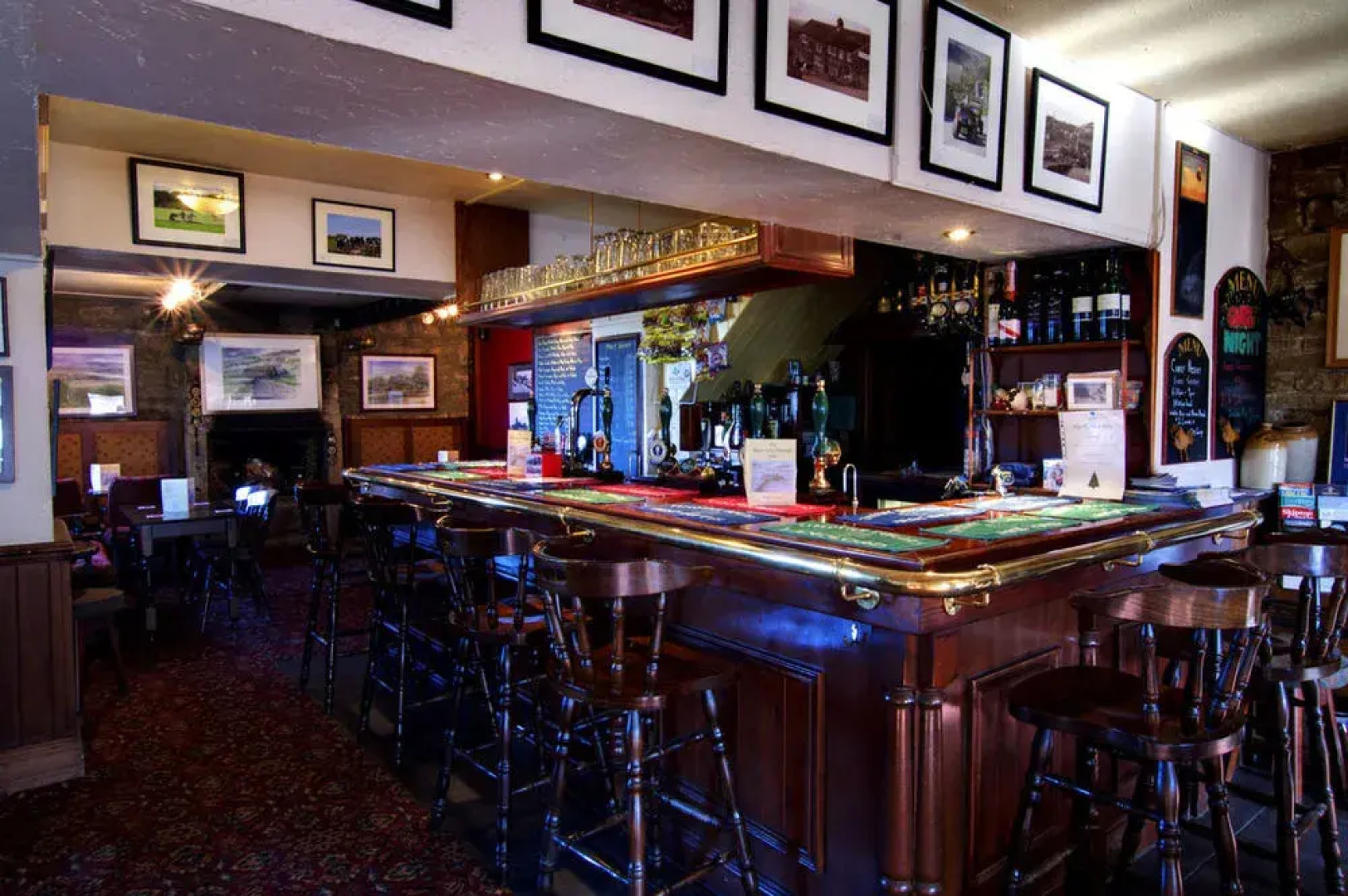 The Hare and Hounds Country Inn