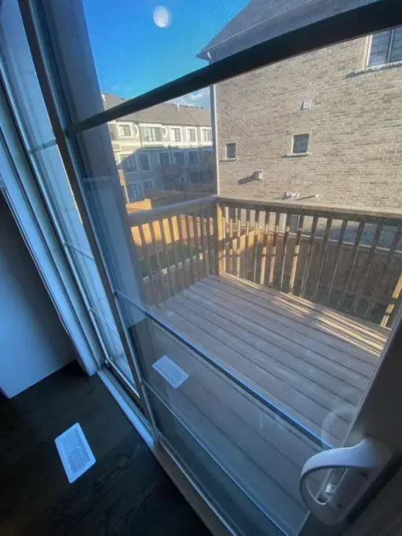 New 3-story townhouse Wonderland/Downtown Train