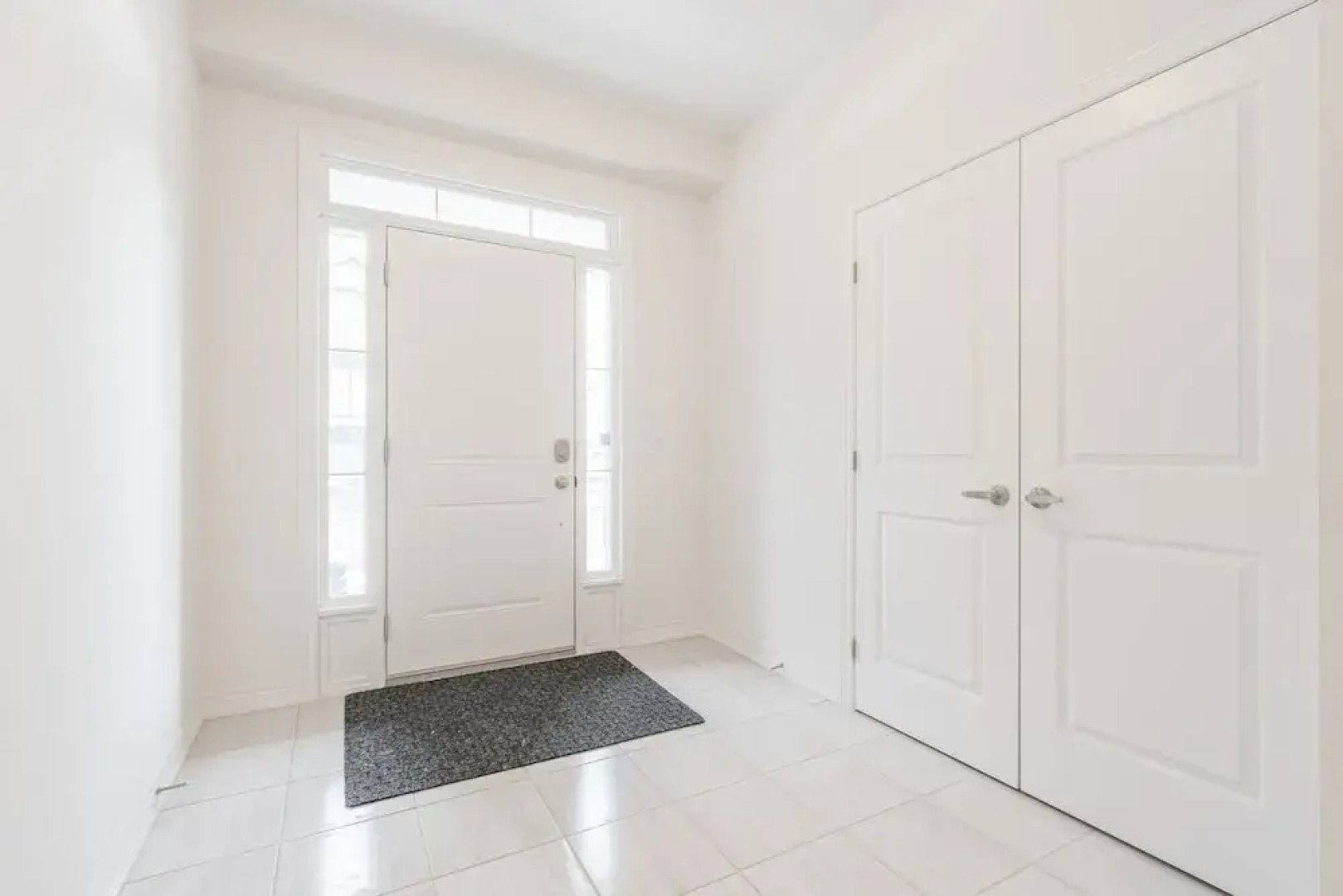 Elegant Brand New Town House