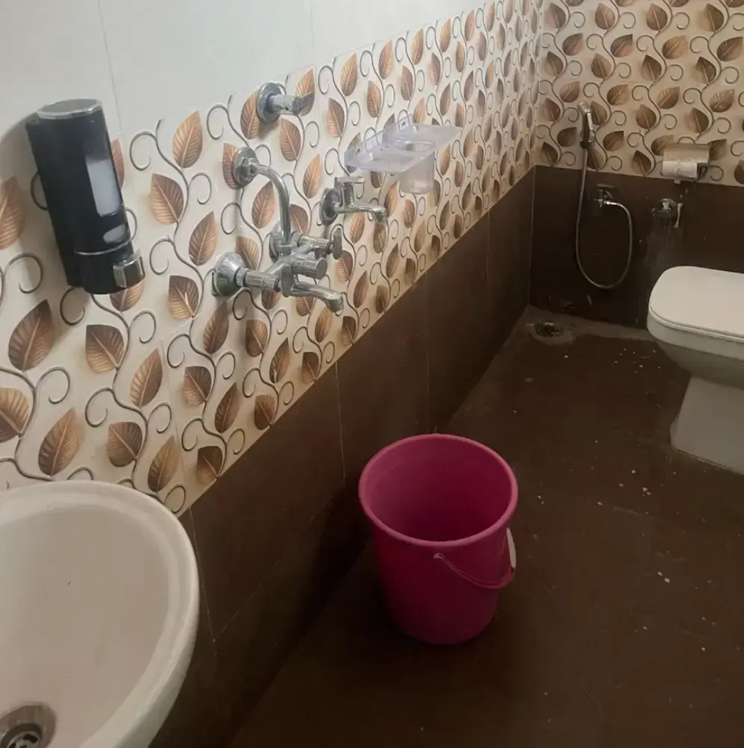 Goroomgo Shree Raj Homestay Ayodhya