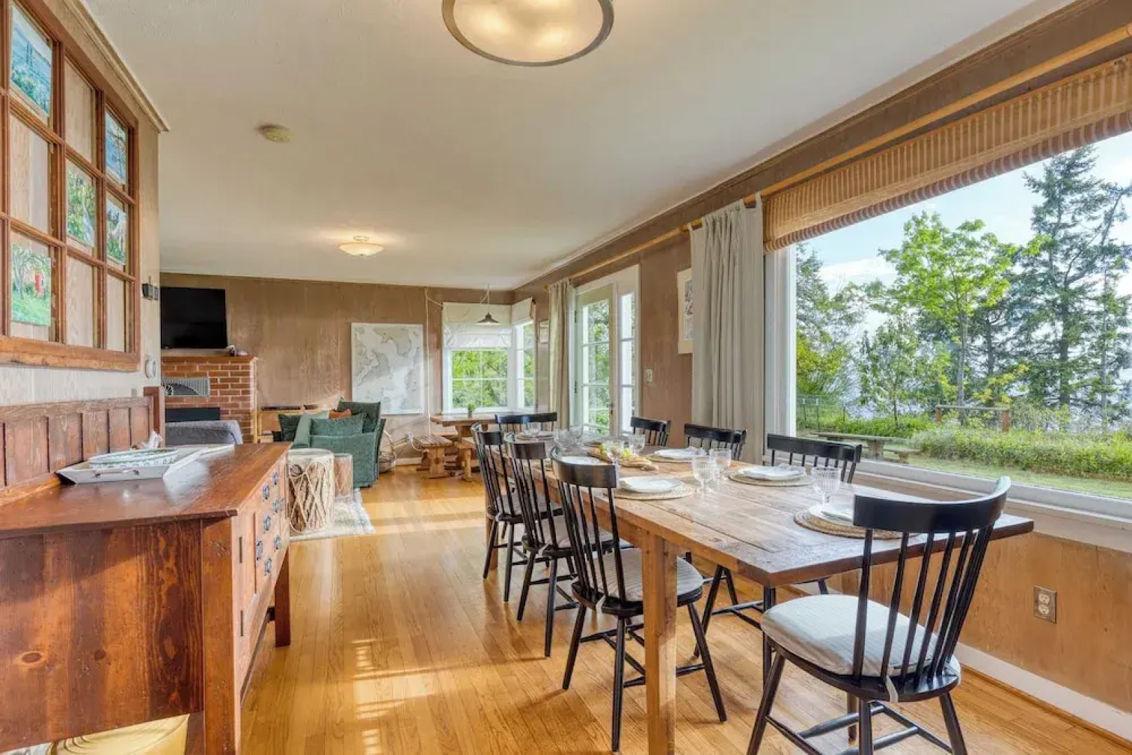 Maxwelton Aerie Bluffside Retreat w/ Sweeping Puget Sound Views + Firepit