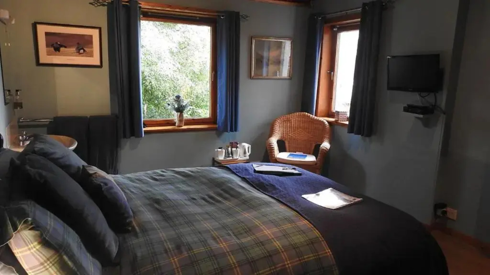 Invercassley Cottage B & B Suite