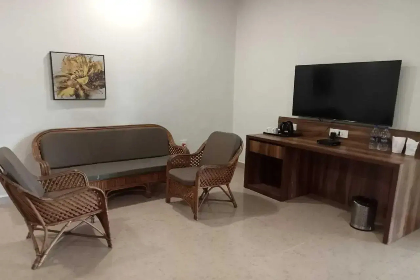 White Feather Resort Kauncha