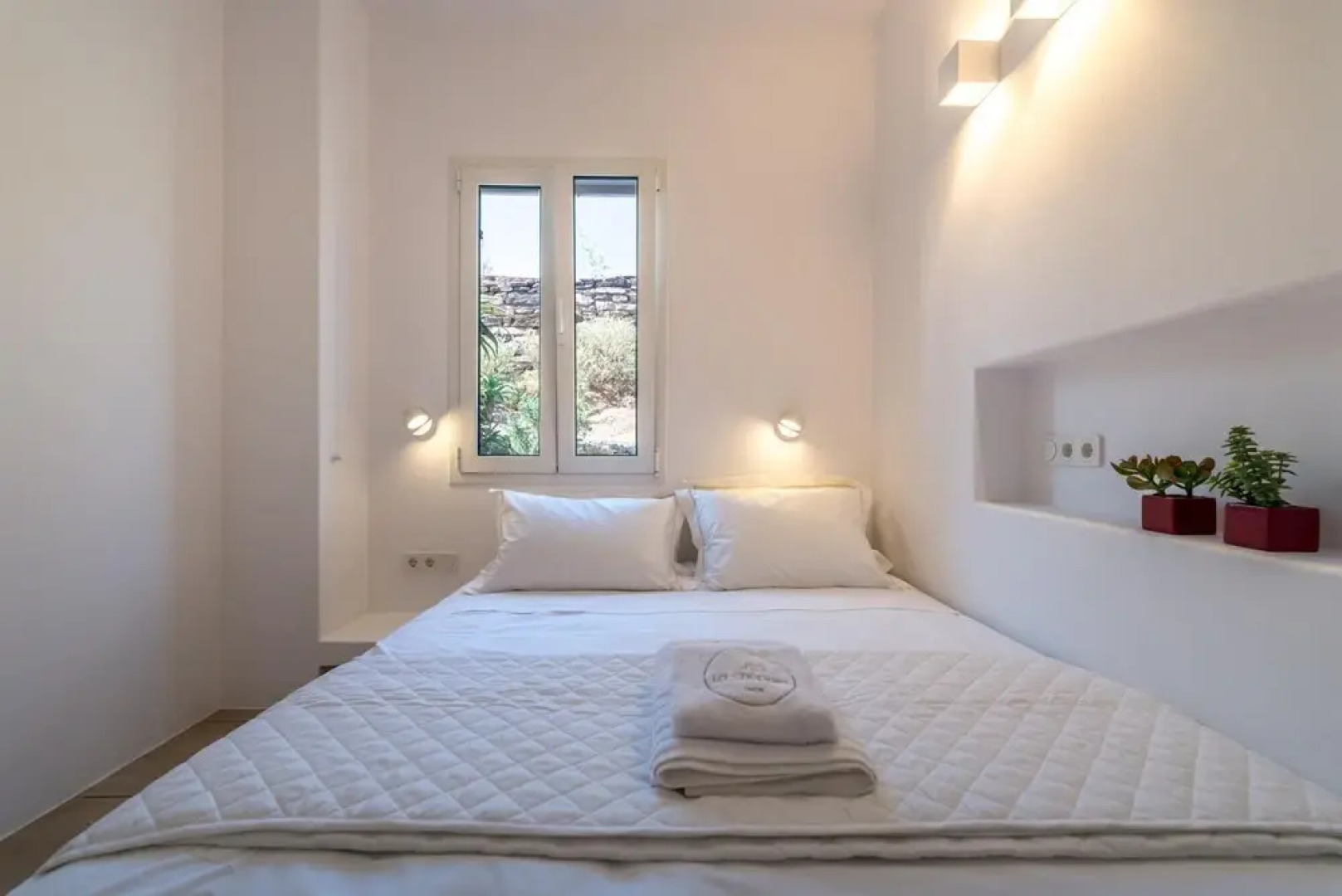 La Chapelle Est and Ouest in Tinos