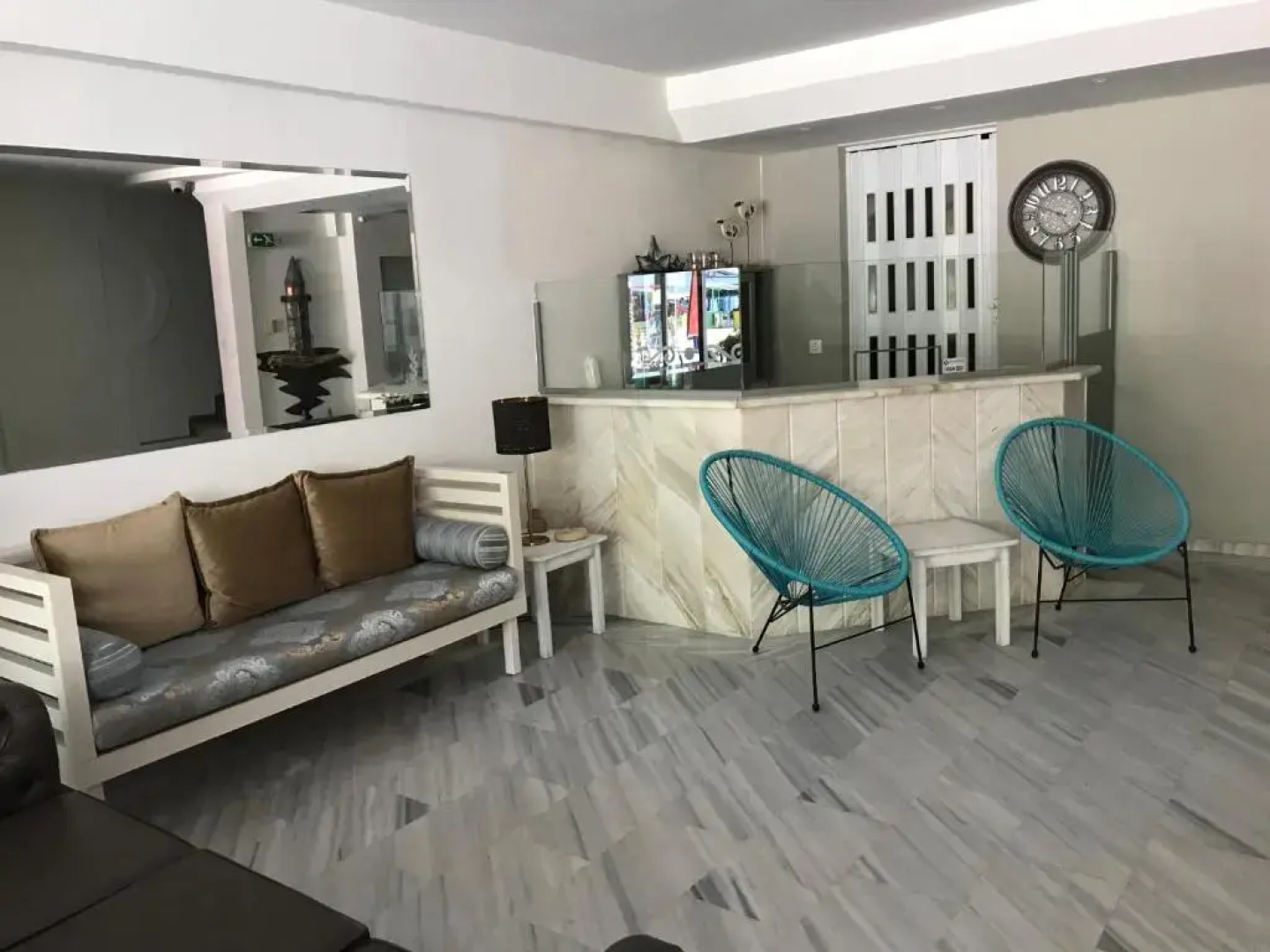 Aqua Beachfront Elegant Hotel