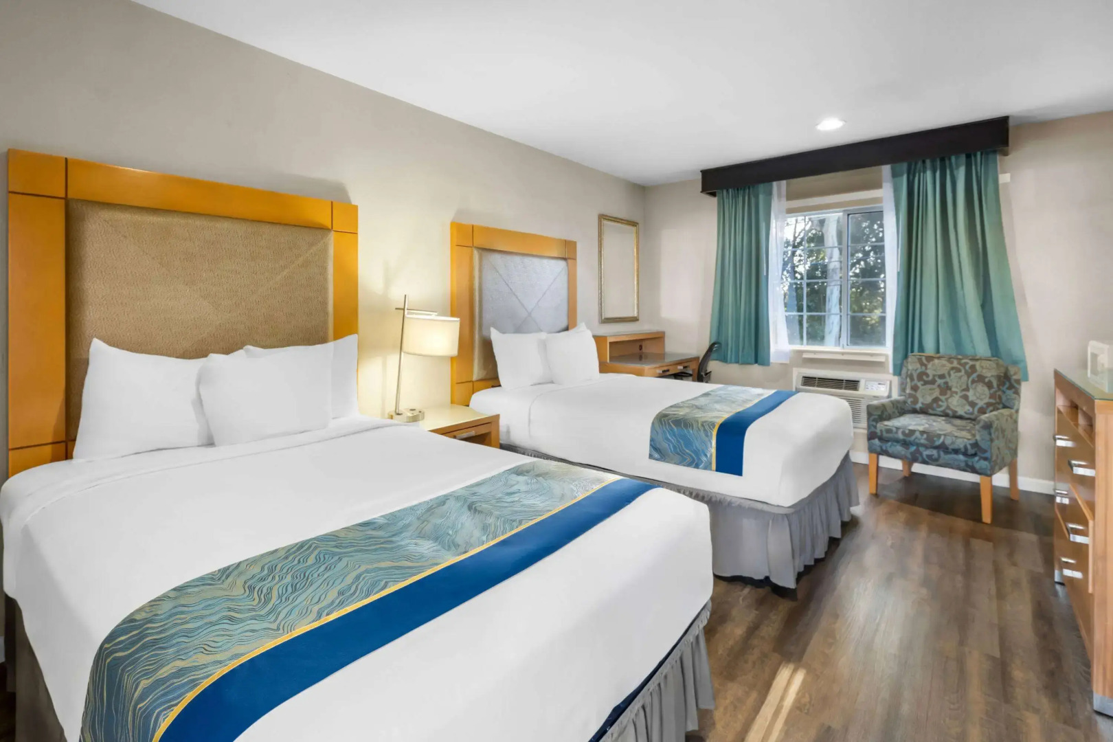 Howard Johnson by Wyndham Santa Cruz