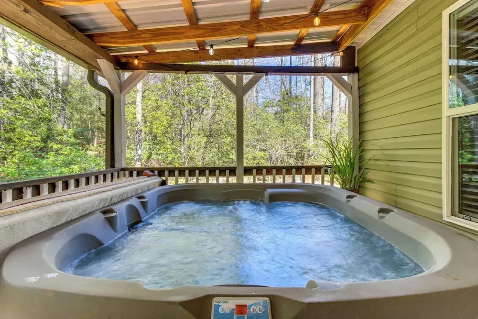 8 Mi to Helen: Sautee Nacoochee Home w/ Hot Tub