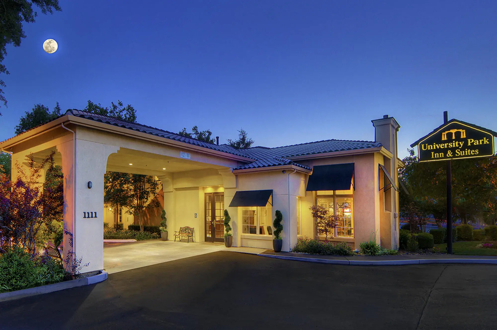 University Park Inn & Suites, an Ascend Collection Hotel