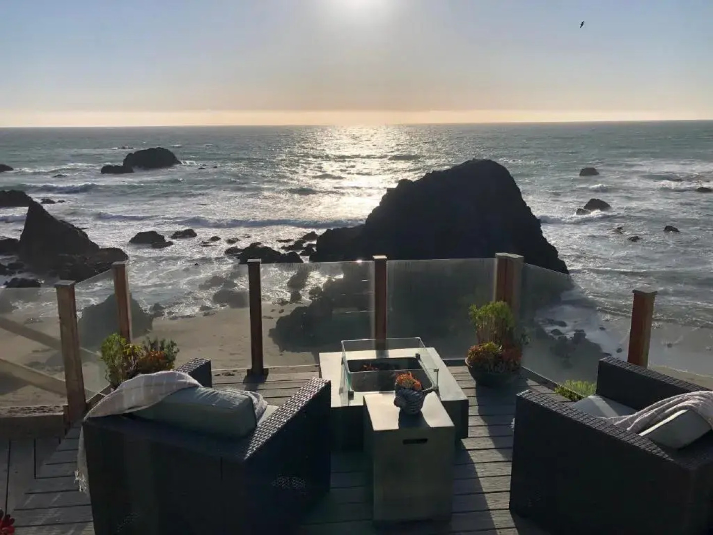 Surfscape Beach House, Private Beach & Ocean views