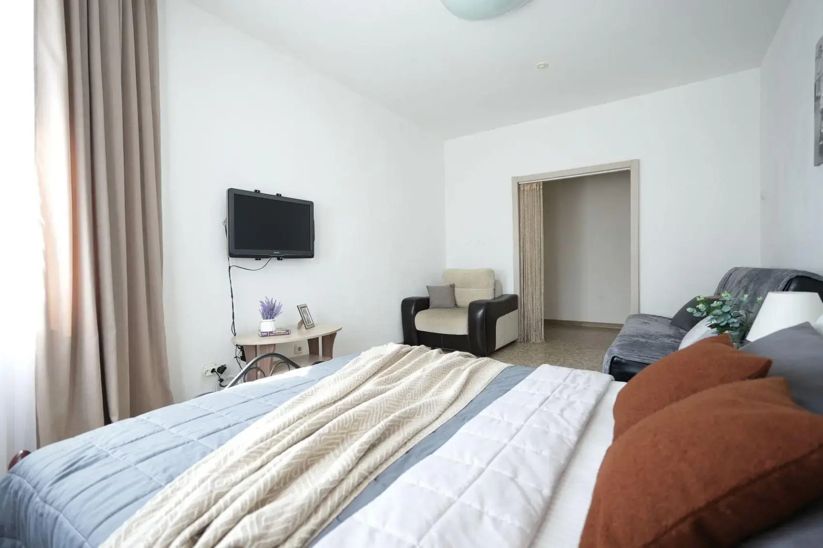 Пять звезд на Омской 23