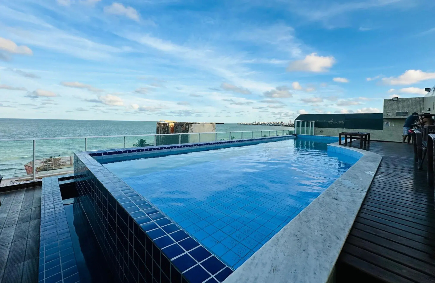 Mar Bello Plaza com TV 50p e Netflix