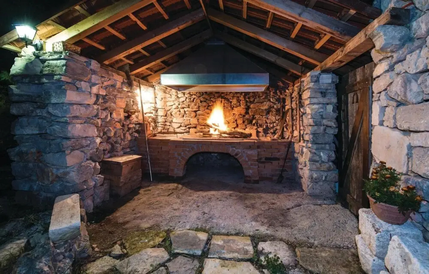 Amazing Home in Lozovac with Hot Tub, WiFi & 4 Bedrooms