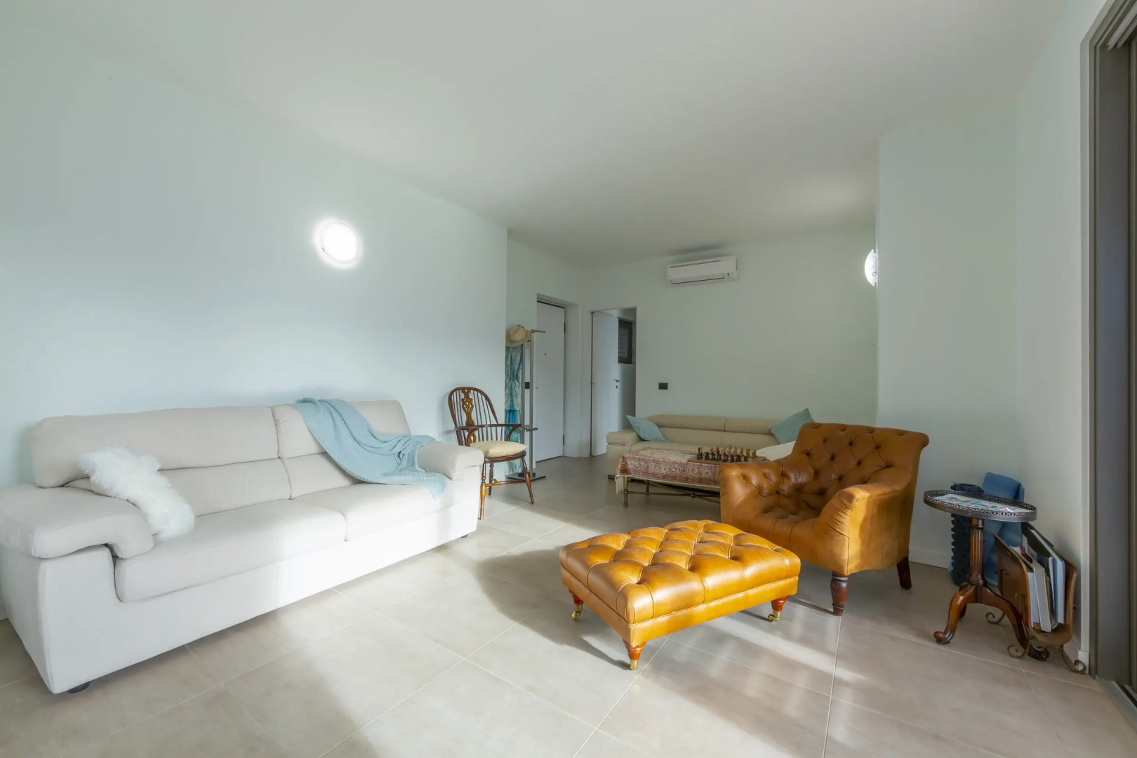 Beautiful 5 Bdrm Modern Penthouse