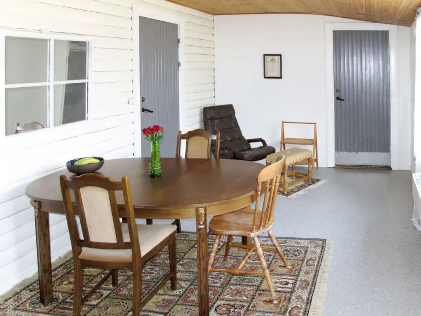 Hoka Stugan (BLE106)