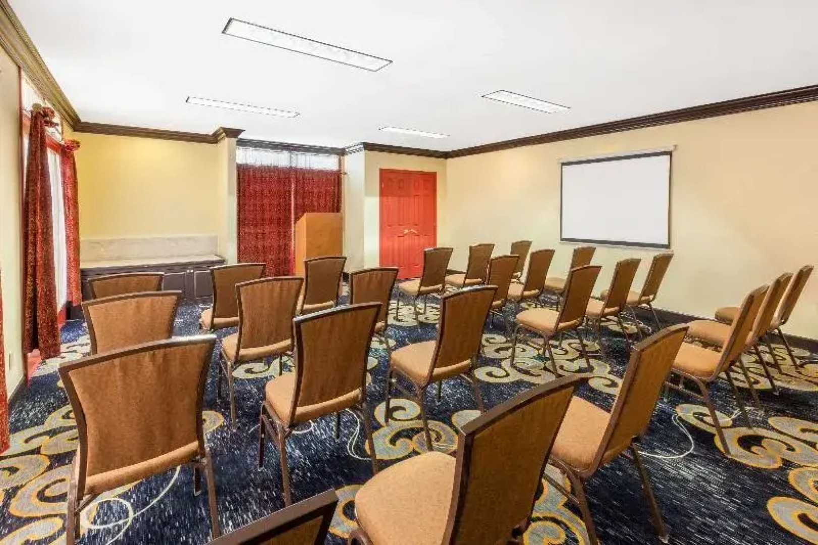 Hawthorn Suites by Wyndham Detroit Warren