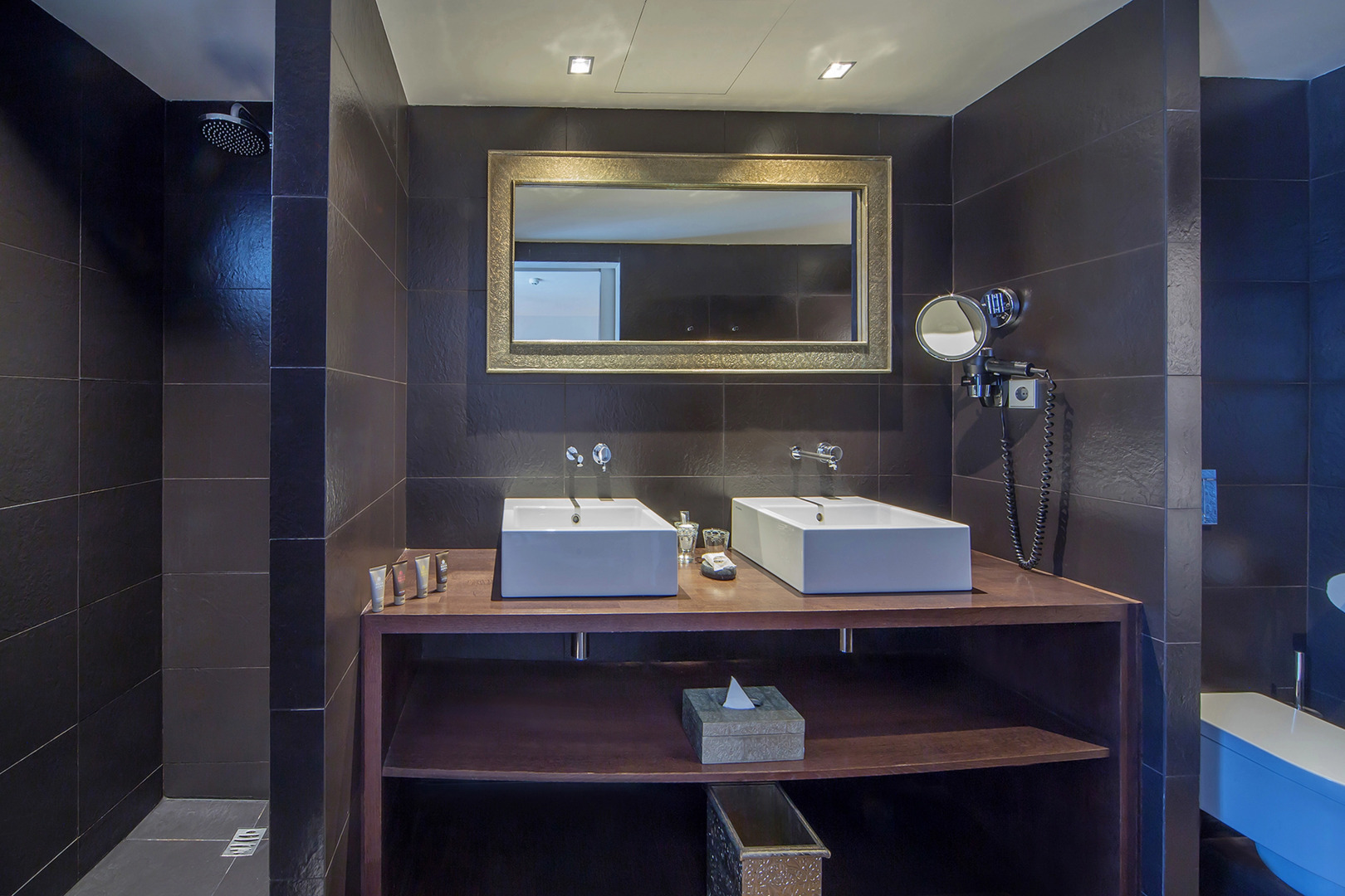 Puro Oasis Urban Hotel