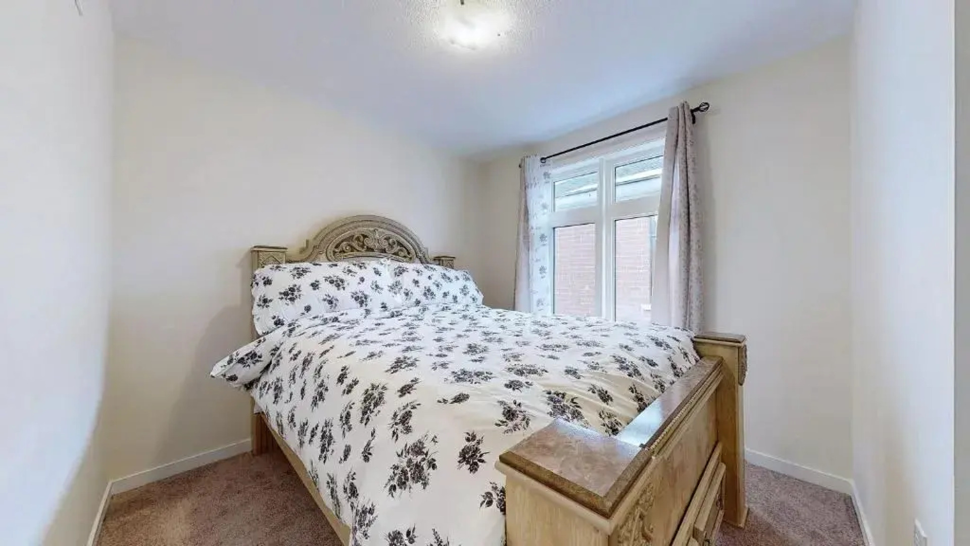 Modern 3-bedroom Oshawa Home